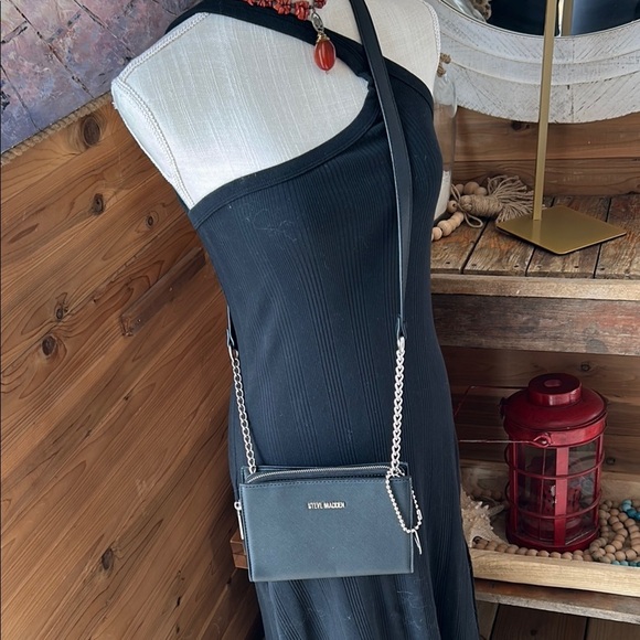 Steve Madden black crossbody leather wallet with silver hardware chain - Picture 3 of 9